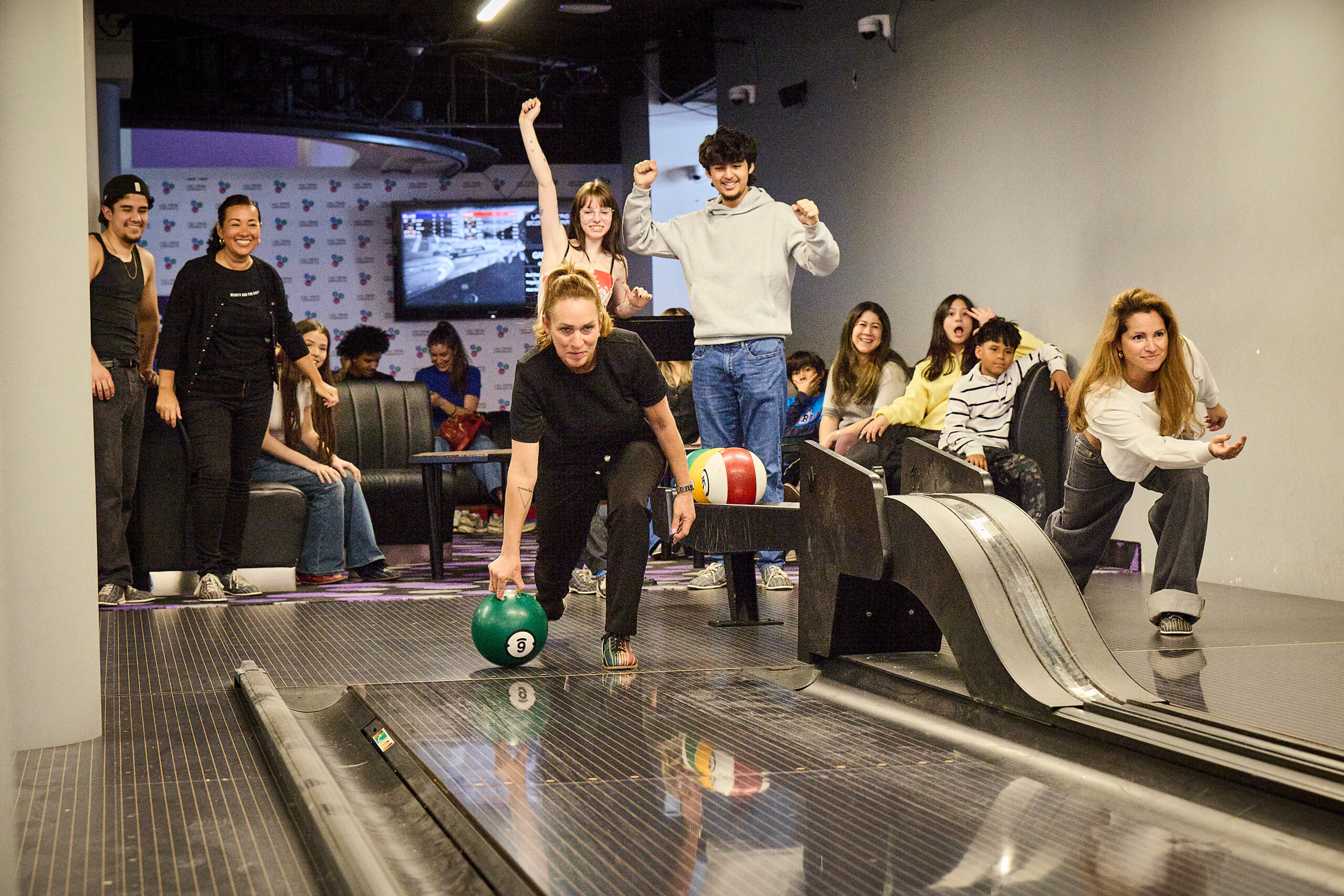 Bowling at Les Trois Monkeys